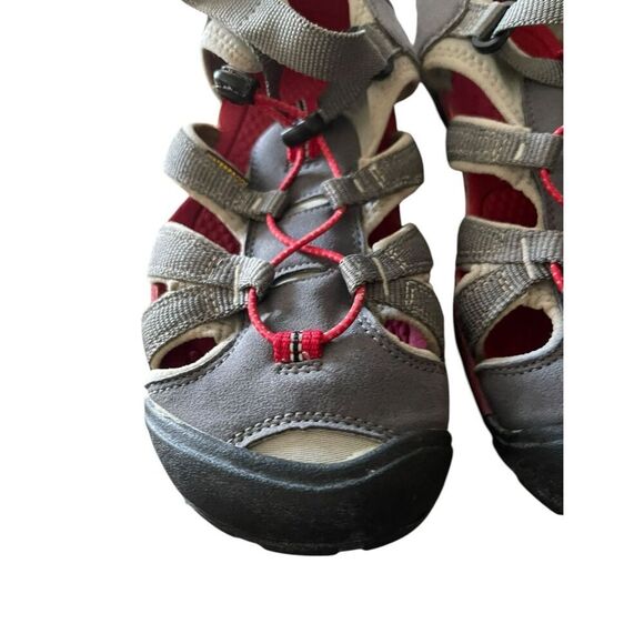 KEEN Womens Gray Red Waterproof Round Toe Flat Outdoor Sandals Size 7 - Picture 5 of 10